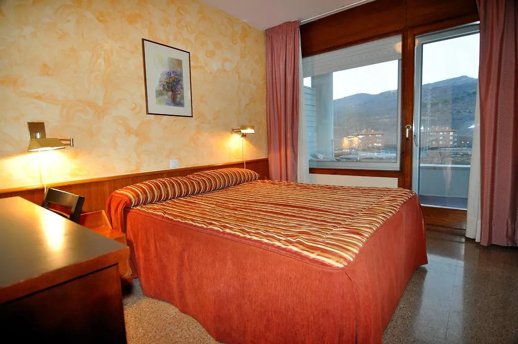 Hotel Sole Pobla de Segur 3*,